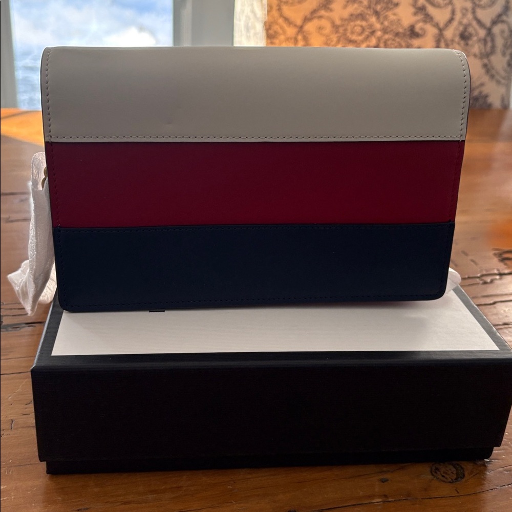 Gucci Crossbody NWT.. - Picture 2 of 11